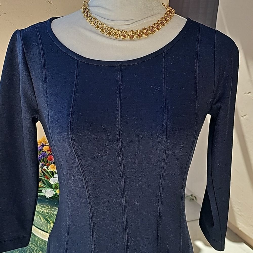 Ann Taylor navy 3/4 sleeve zip back form fitted top size XSP